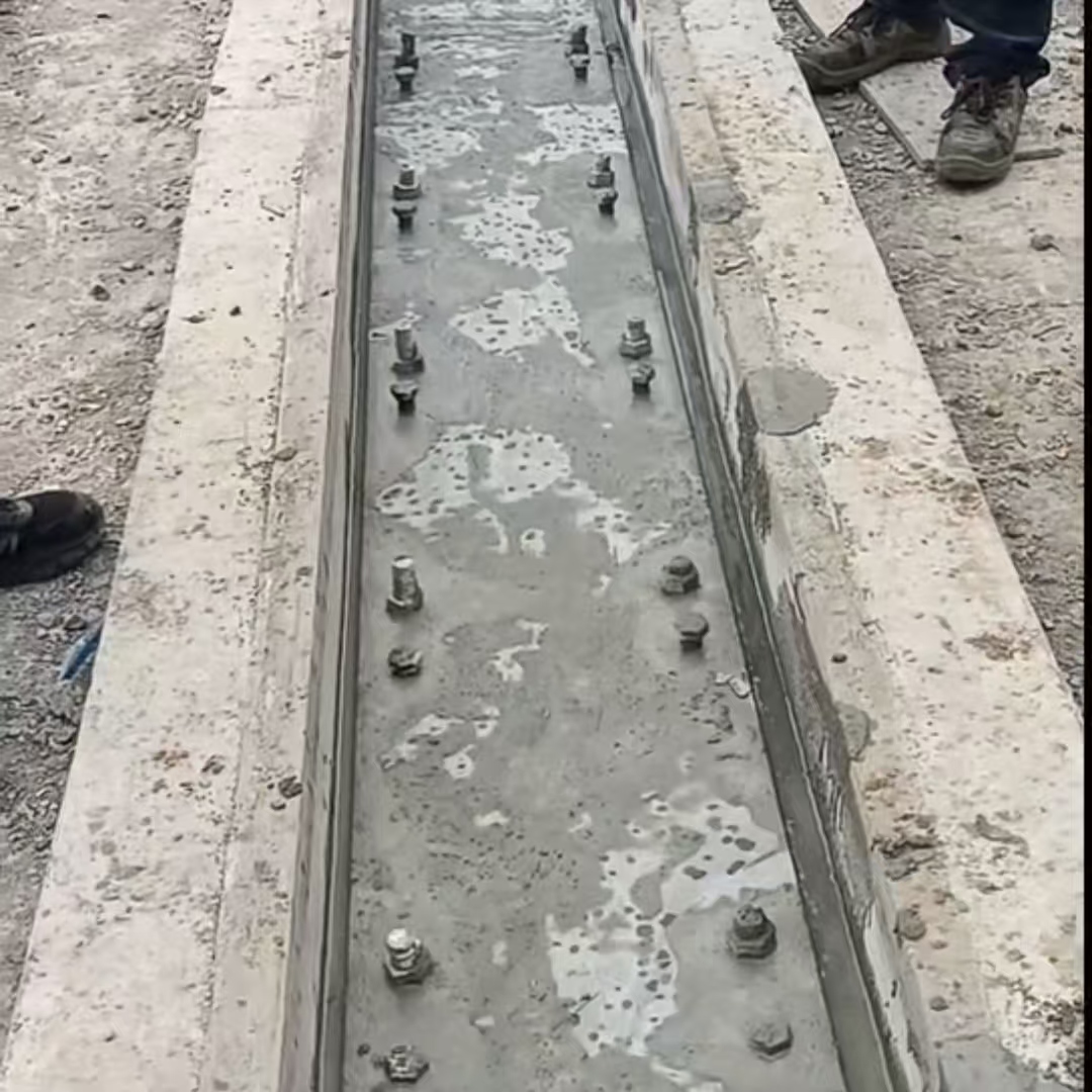 澄迈港口码头起重机龙门吊重型机械设备稳固用早强快凝轨道胶泥